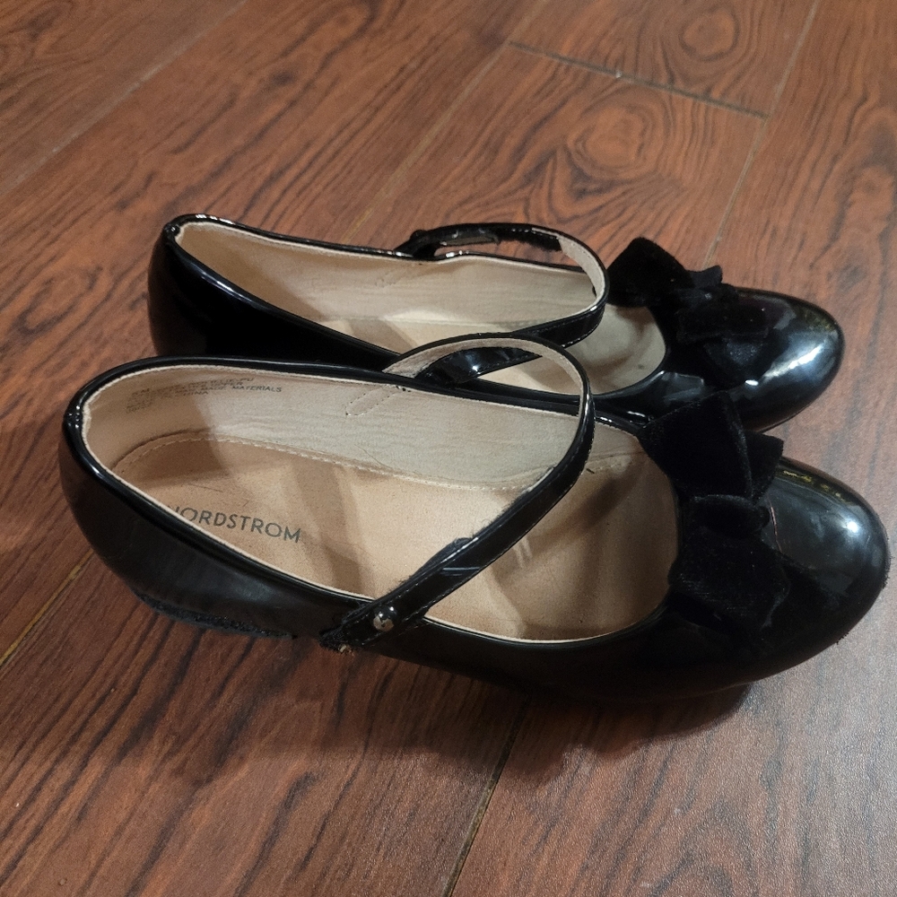 Nordstrom Black Kids Shoes with Bow Size 5 - Picture 2 of 5